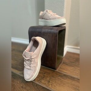 Nike Women's Air Force 1 Sage Shoes